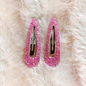 2 pcs Handmade pink glitter hair clips